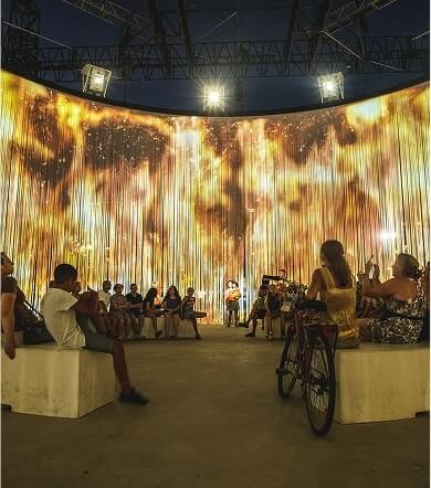 Instalación Ron Arad 720º